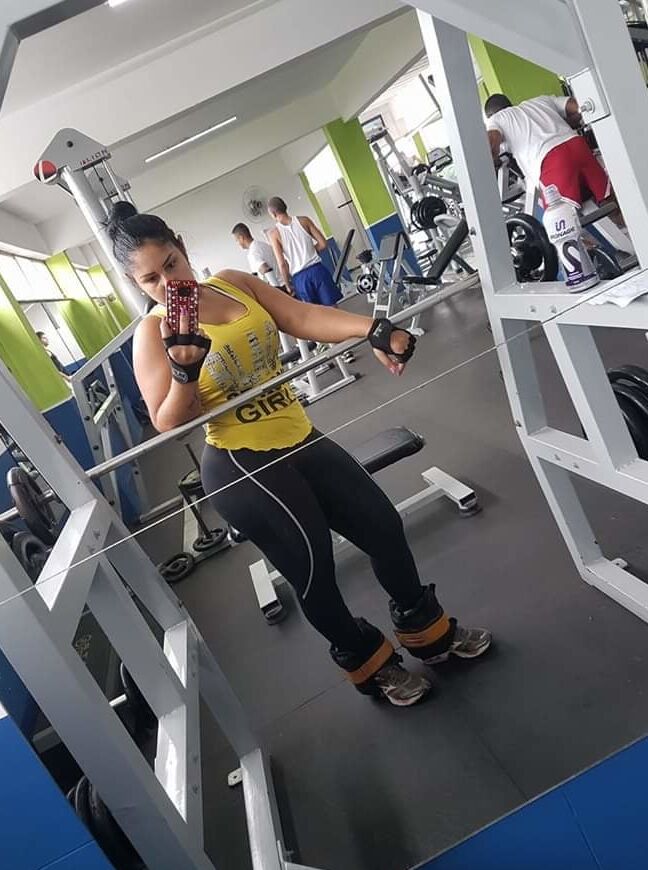DANIELE MORENA DANCARINA CAVALA RABUDA ENORME