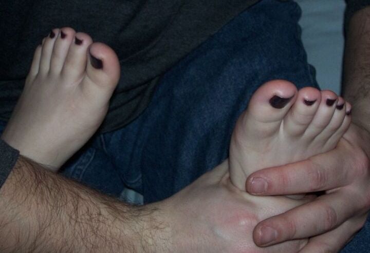 Hollytoes