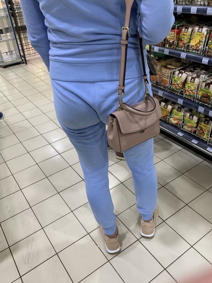 Mmm hot ass mature