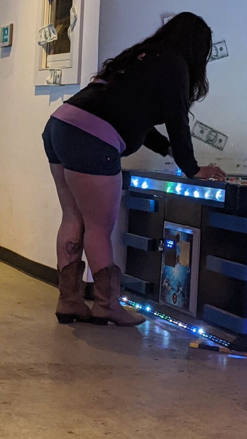 Big booty big legs Slut