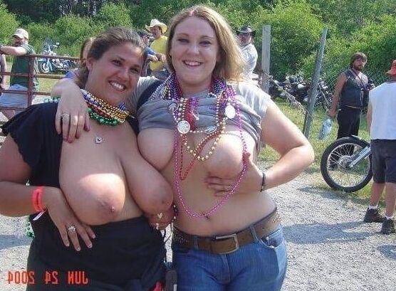 Bbw miz (Flashing tits)