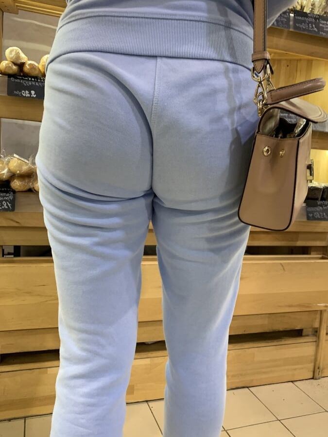 Mmm hot ass mature