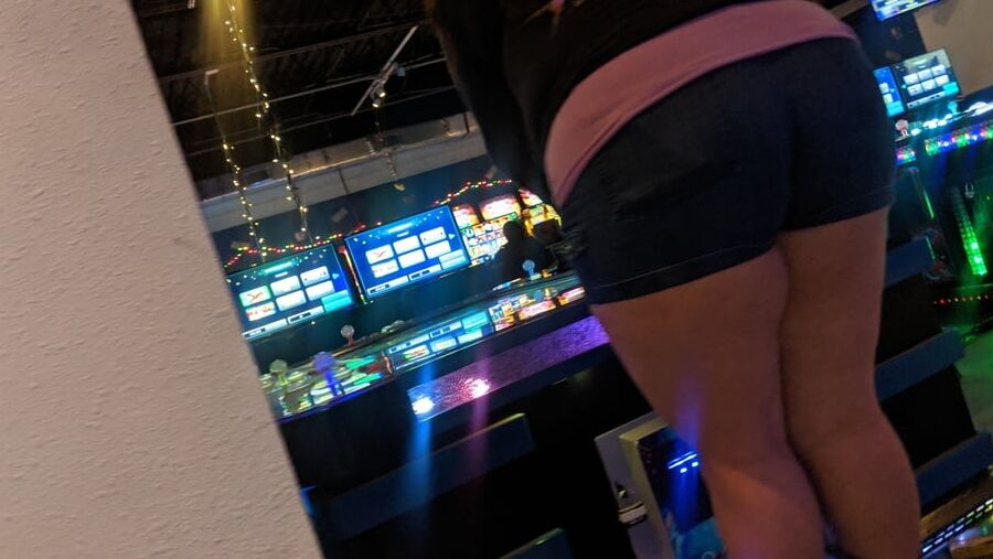 Big booty big legs Slut