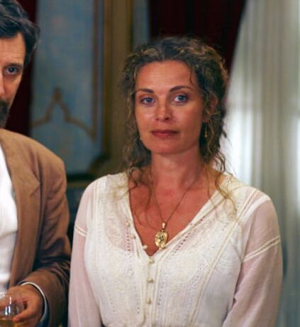 Isabelle Renauld ( - )