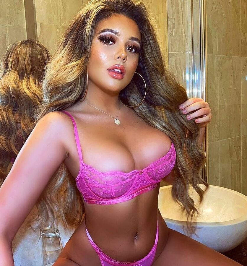 Hot Chav Nice Tits &amp; Big Ass