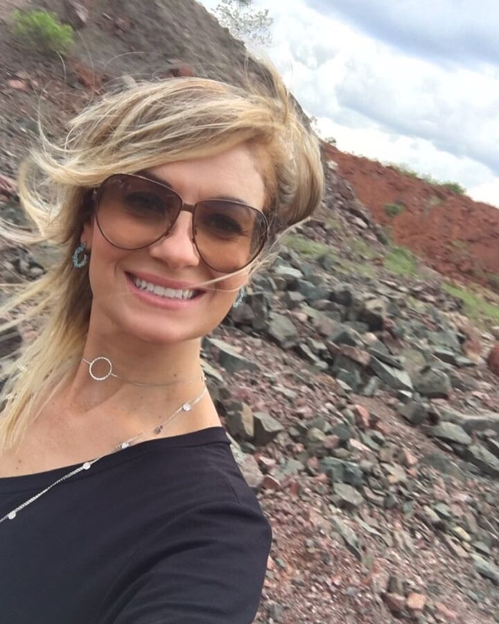 Fatima coroa gostosa pra gozar e comentar