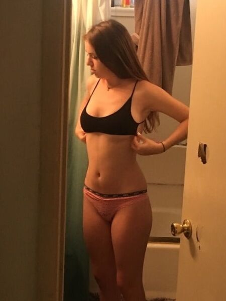 Unaware naked slut