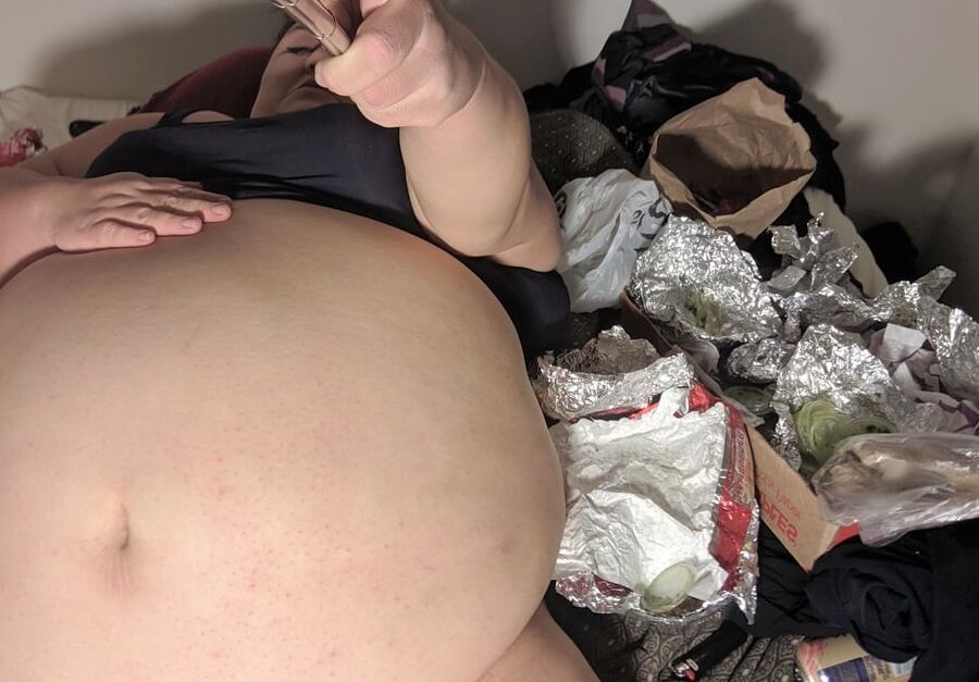 Fat Slobs - Dirty Rooms And Messy Eating