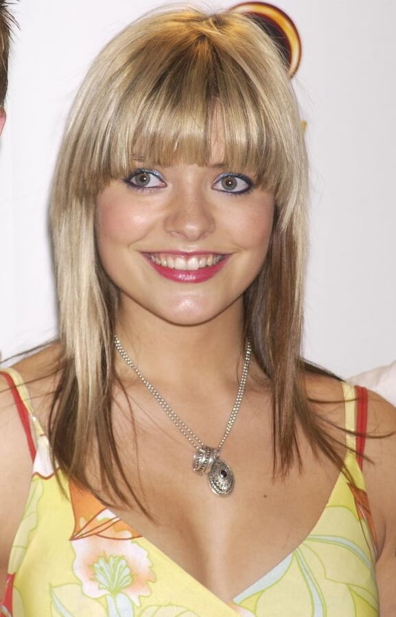 Lockdown Distraction - Holly Willoughby