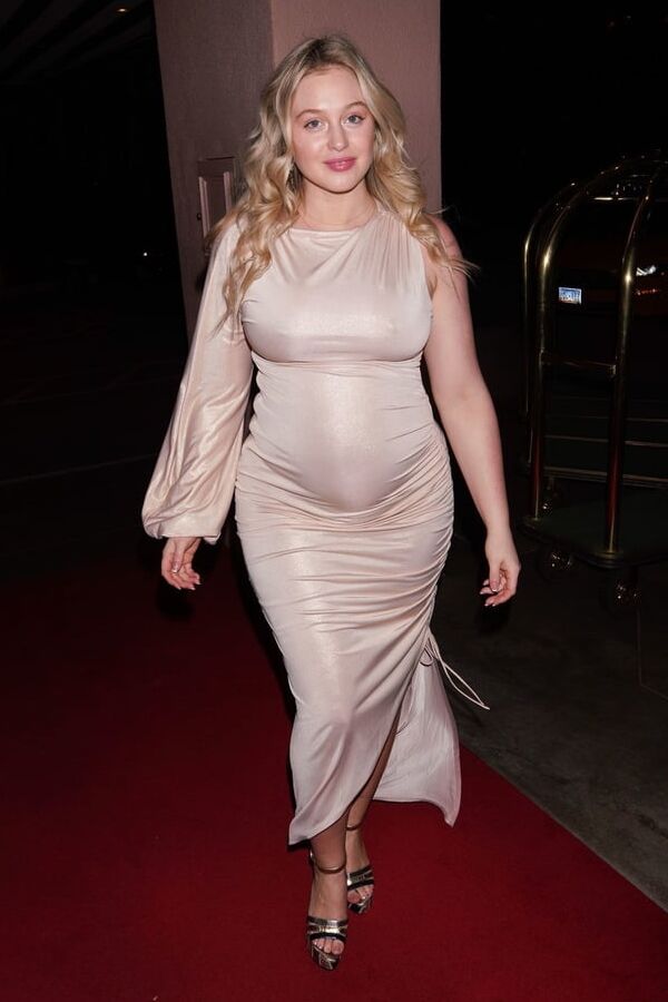 PREGNANT- Iskra Lawrence