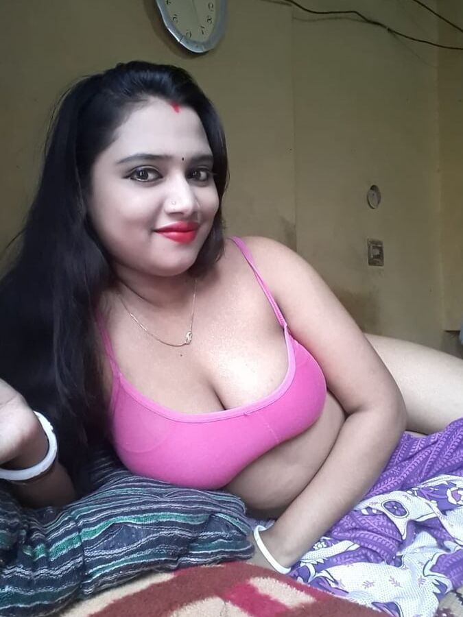 Beautiful Indian Desi Bhabhi