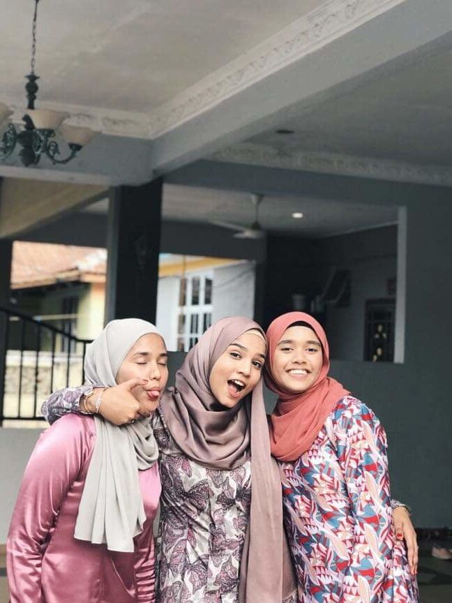 Cikgu Syamiera body padu gersang