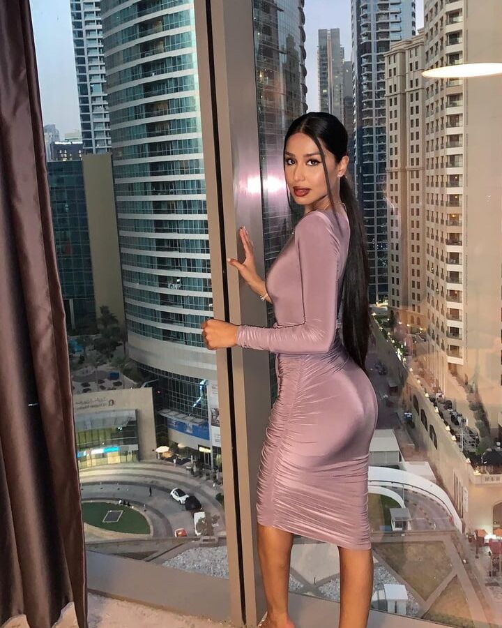Instagram Babe Erim Indian Sexy Slut Tight Body Dresses Legs