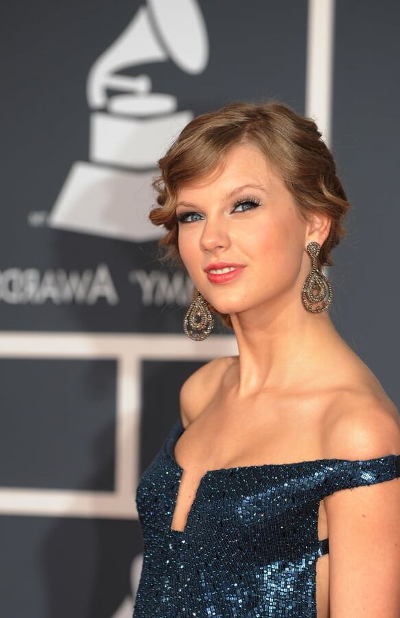 Gorgeous Taylor -