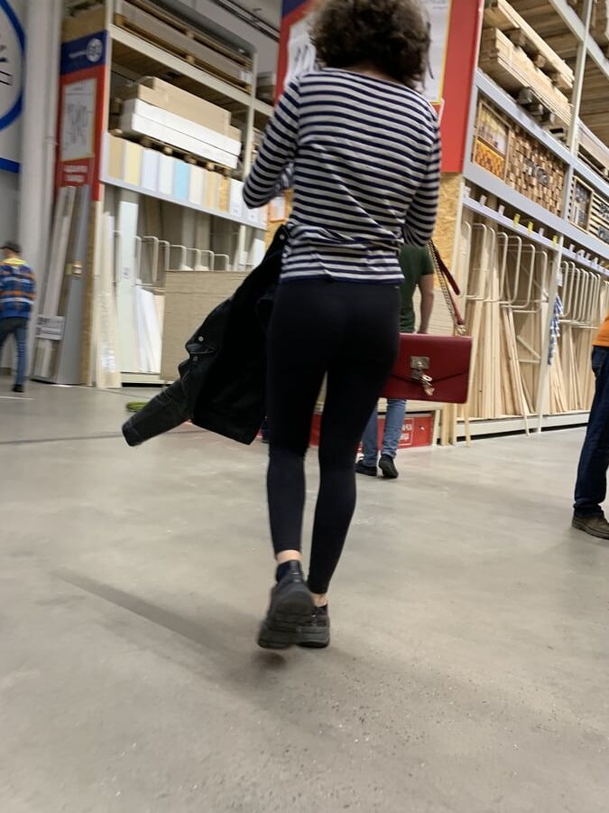 I like her hot ass