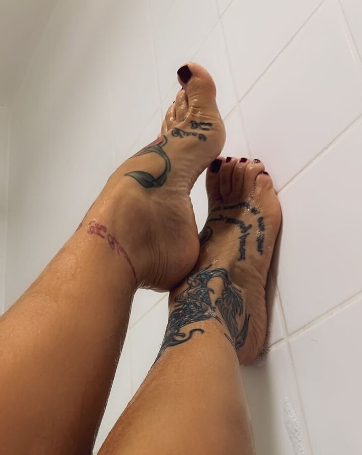 Camilla Jayne&;s feet