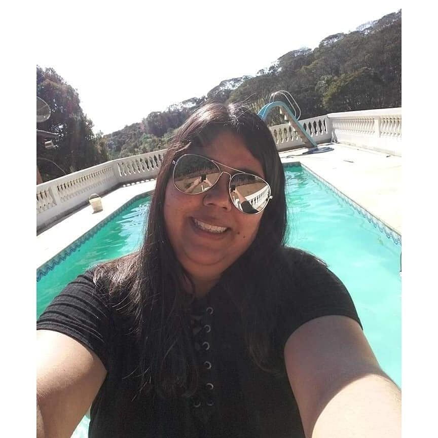 Gostosa rosto lindo demais