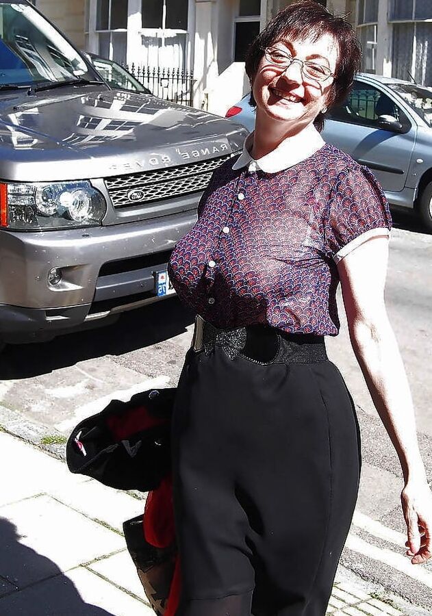 Older and hot (Braless)