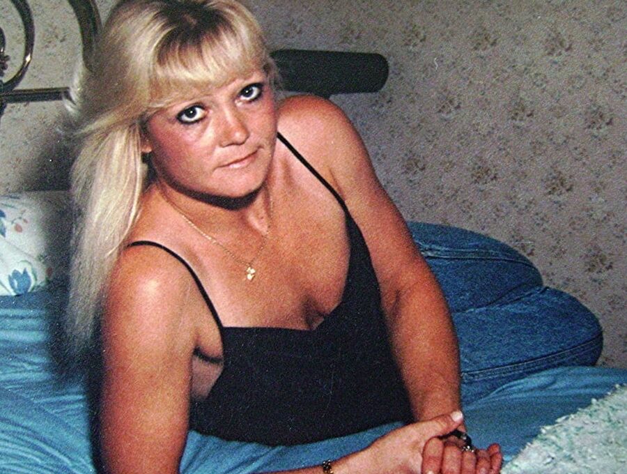 Vintage webslut exposed