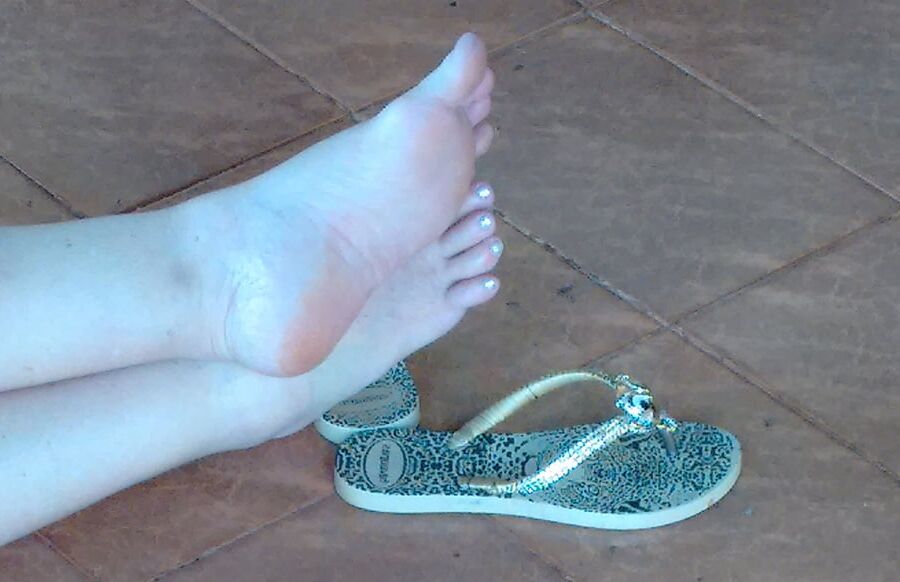 CUNHADA FEET