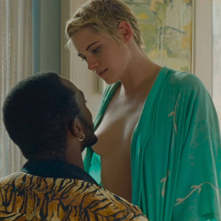 Kristen Stewart topless in Seberg ()