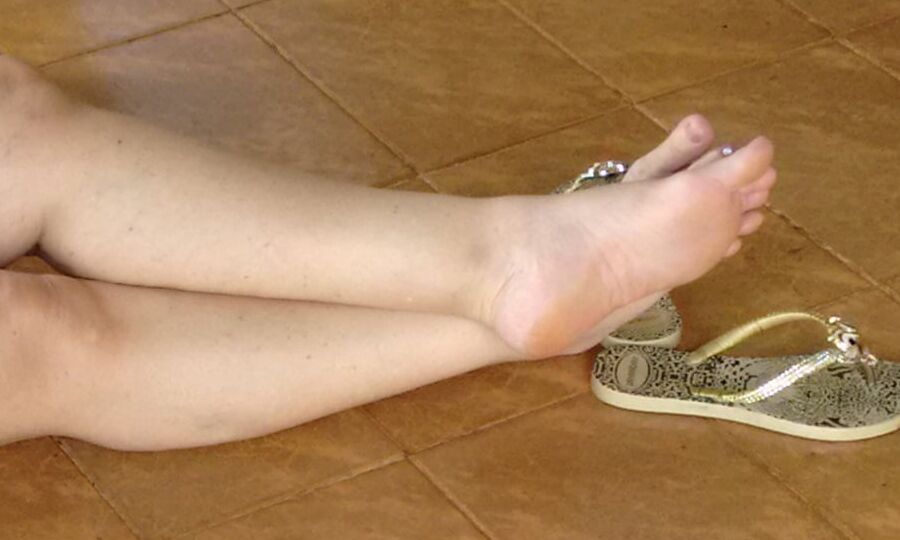 CUNHADA FEET