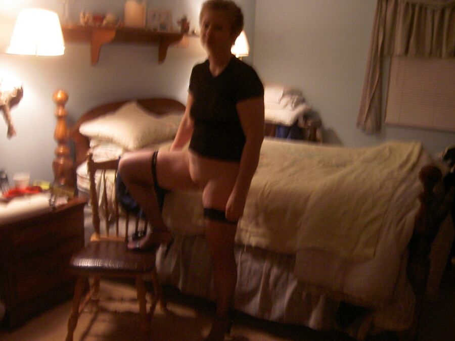 Sue is a mature slut getting exposed