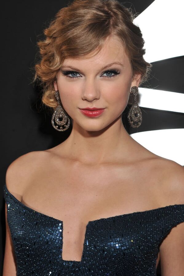 Gorgeous Taylor -
