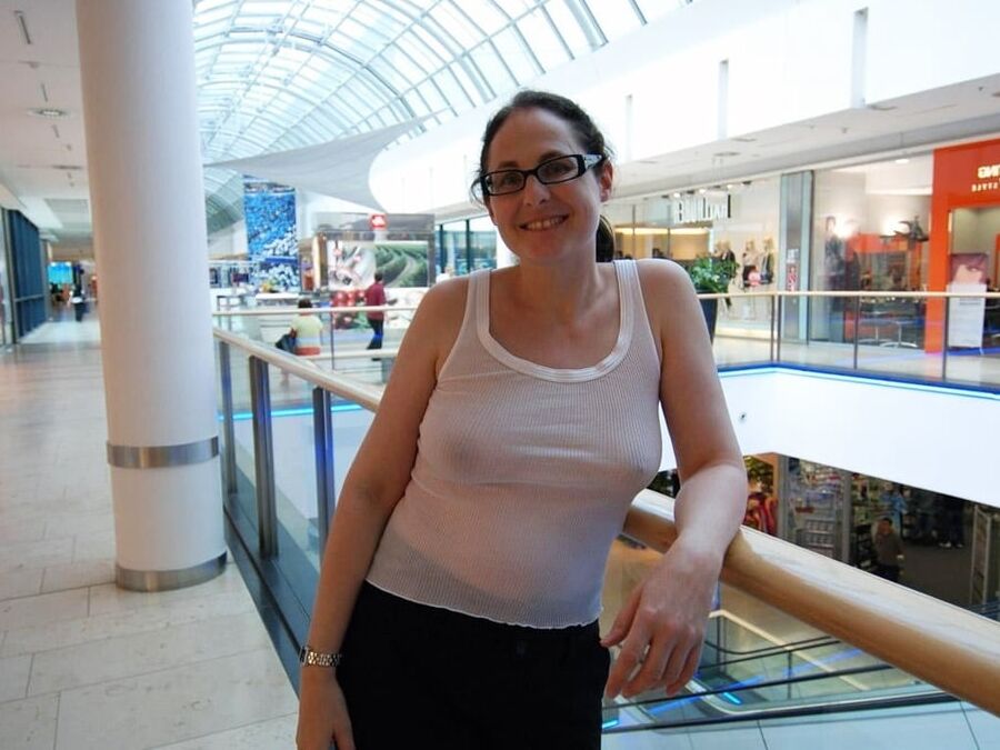 Older and hot (Braless)