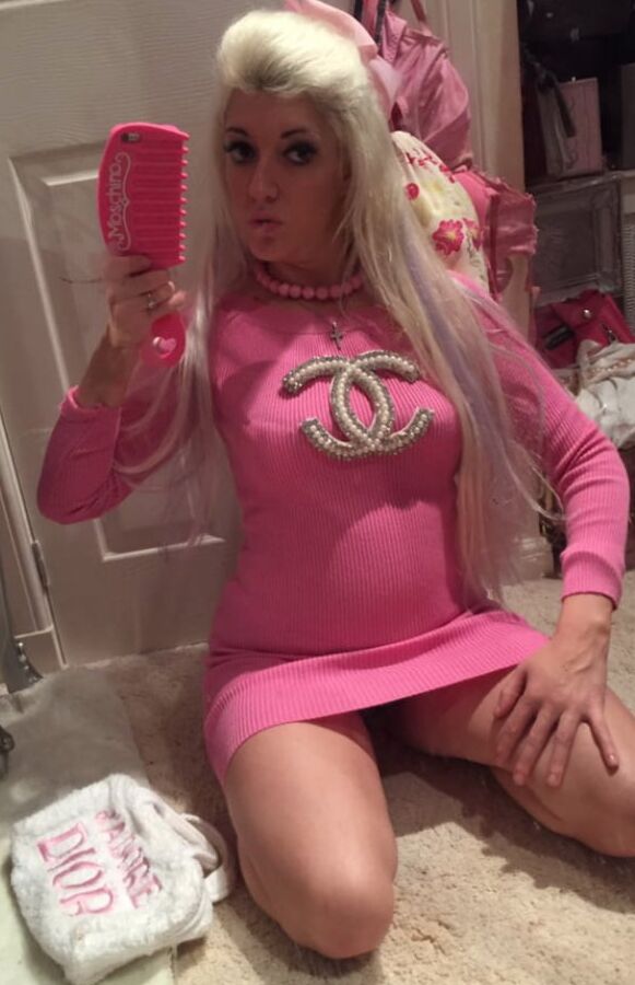 Barbii Bucxxx la poufiasse ultime de Max Hardcore
