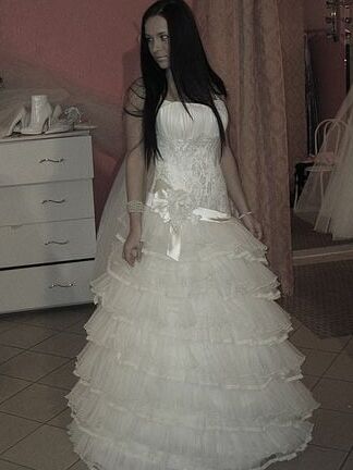 WEDDING WHORE
