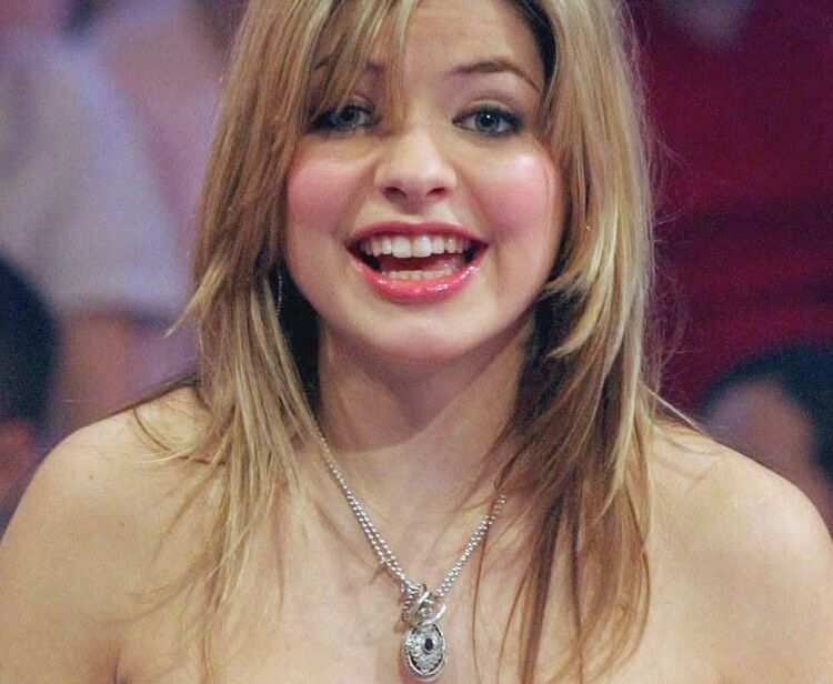Lockdown Distraction - Holly Willoughby