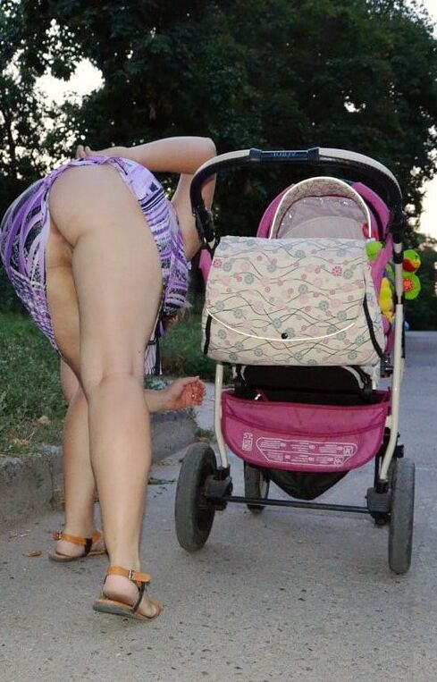 Flashing Wives Friday No panties