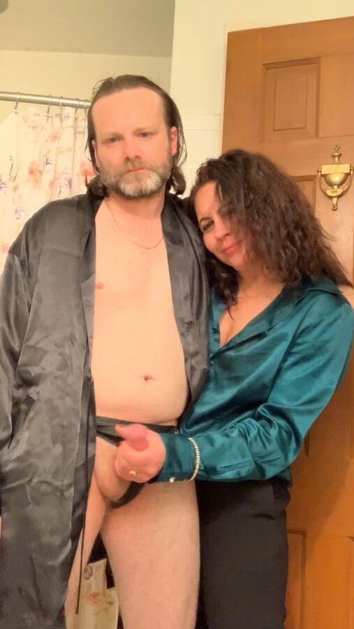 Italian Milf in Green Satin Blouse blows and gets fucked