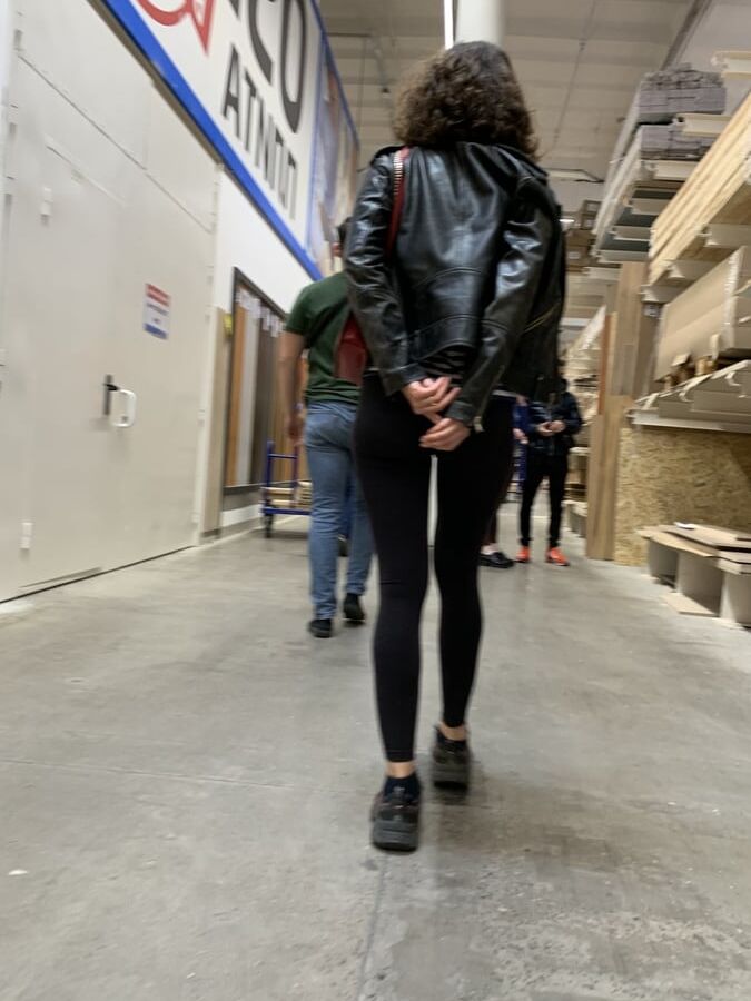 I like her hot ass