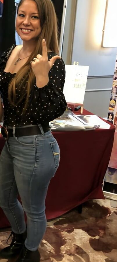 Brittney karbowski (petite stacked voice actress)