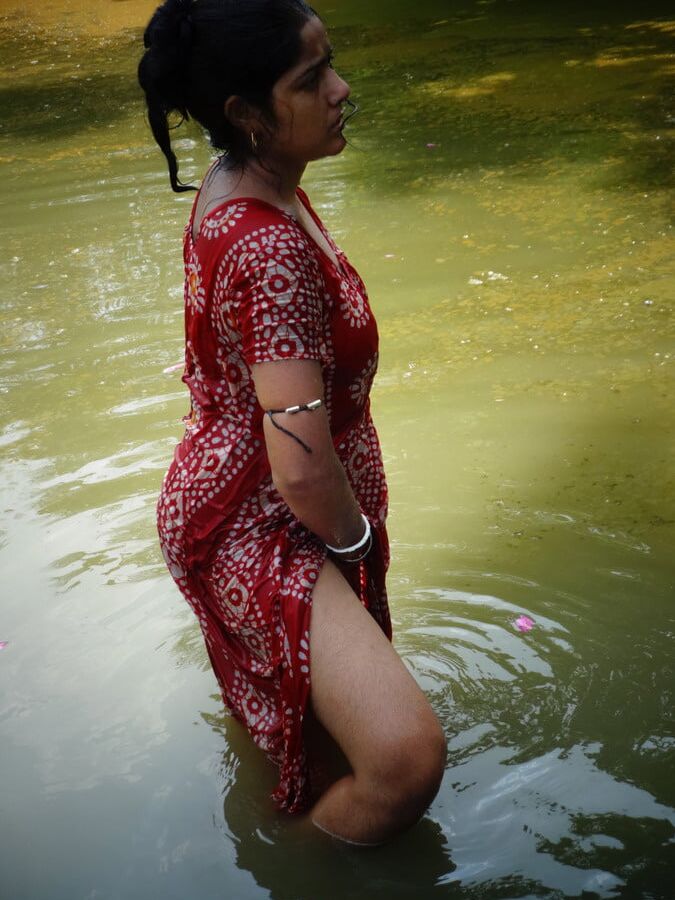 BBW Big Boobs &amp; tits Desi Indian MILF nude shoot()