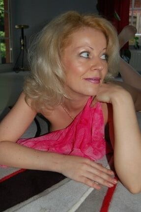 BIG TITS BLONDE MILF