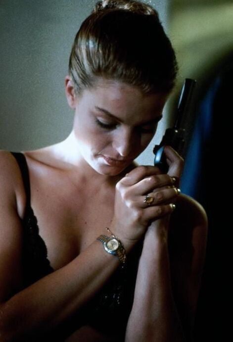 Isabelle Renauld ( - )