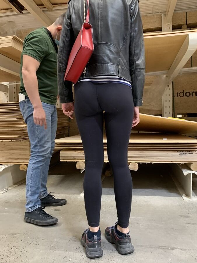 I like her hot ass