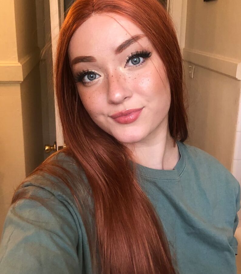 Hot and sexy spanish redhead yo big boobs tattooed girl
