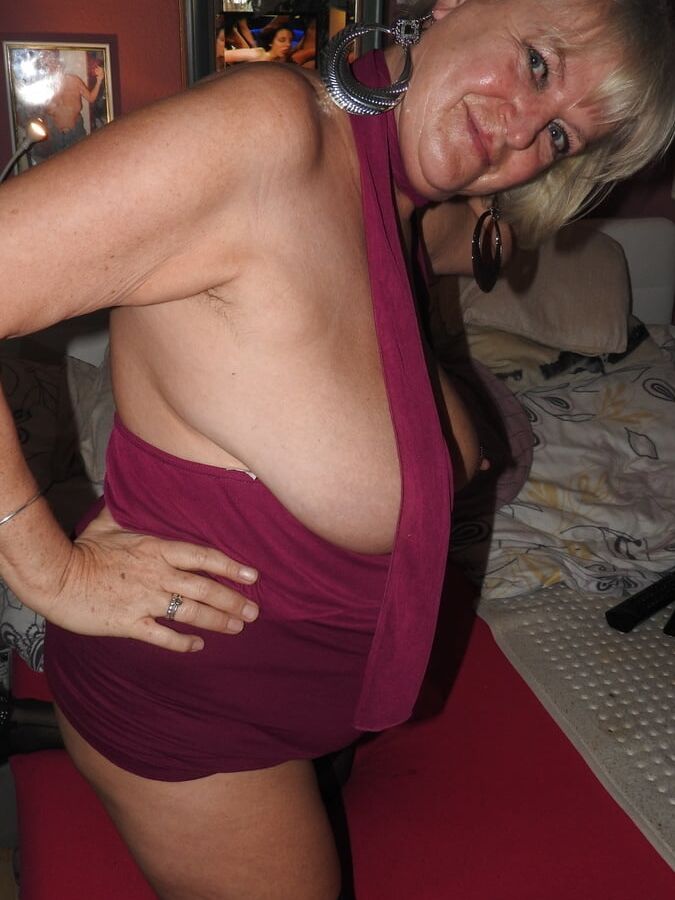The Lovely Lingerie BEAUTY pornobitch