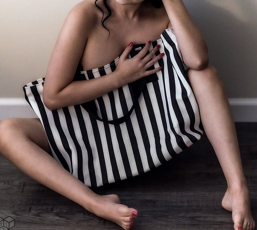Astrid Gamino nude