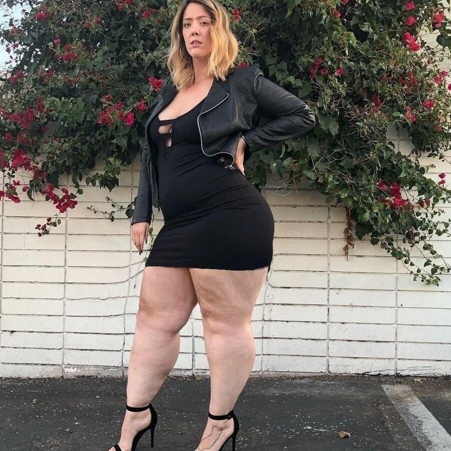 VIXENS WITH DA THICK LEGZ