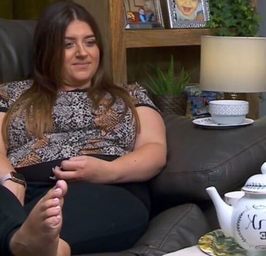 Gogglebox Izzi Warner