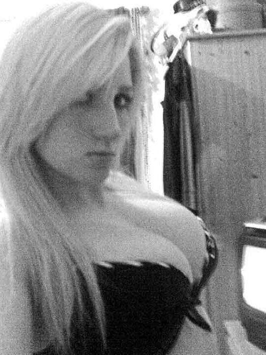 Sexy yo English girlfriend