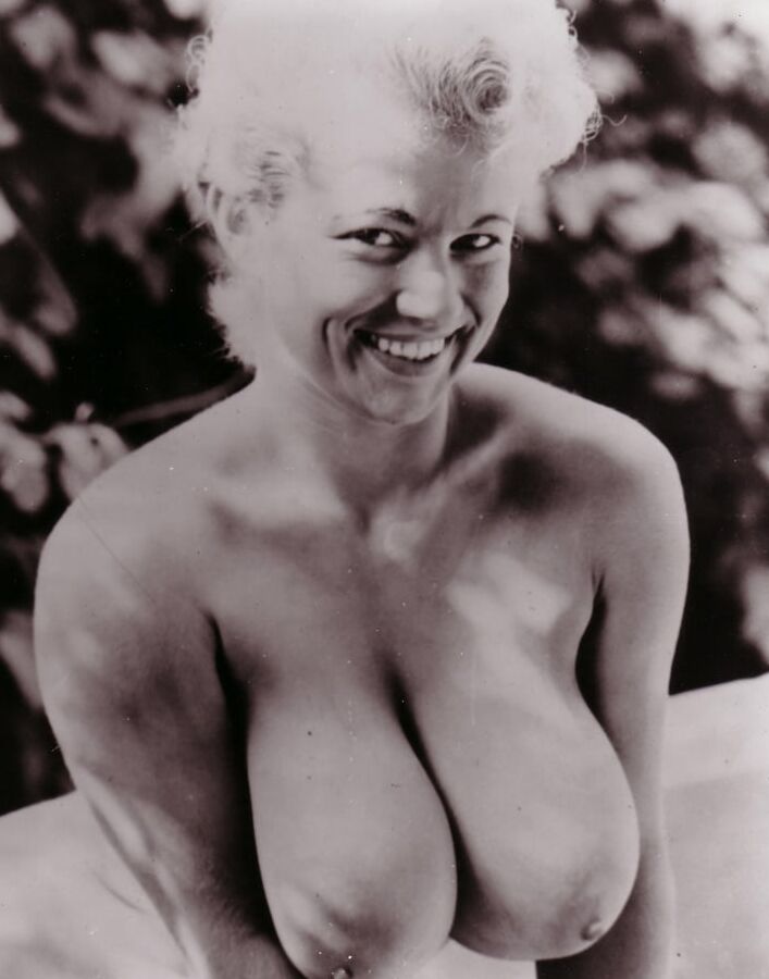 Viginia Bell, vintage boobs
