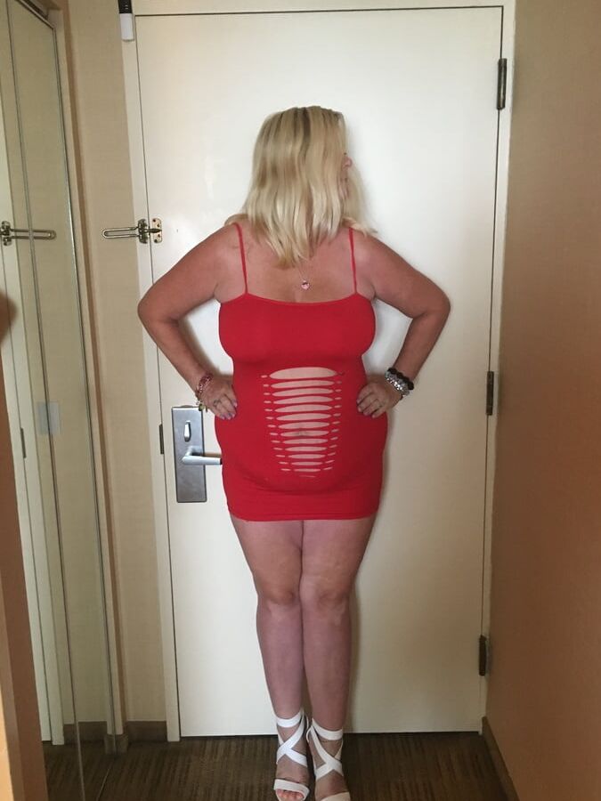 sexy mature curvy blonde blue eyes lady and hung inch guy