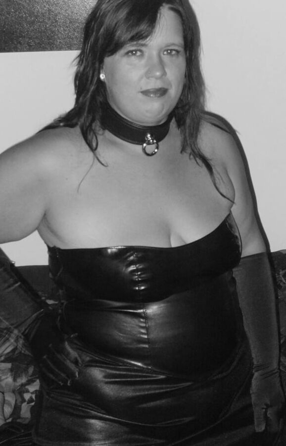 Latex-dress