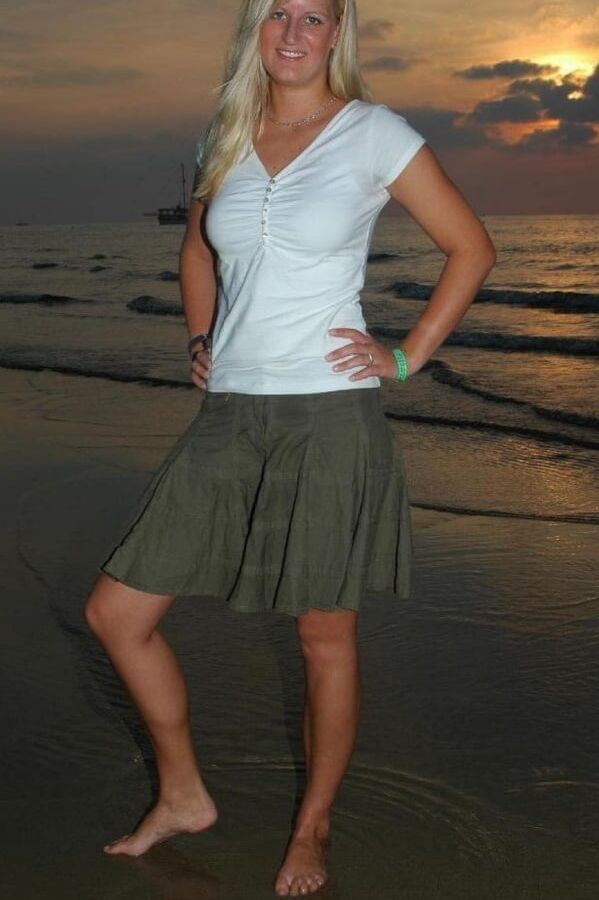AM Wife at the Beach